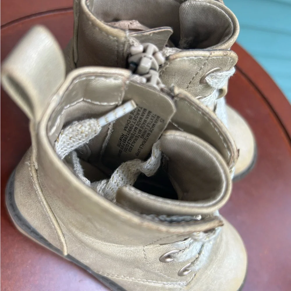 Gold Combat Boots | Toddler Girl Size 5 | Cat & Jack ✨